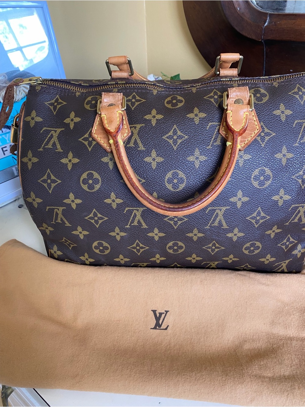Louis Vuitton Spèedy 30 Monogram Satchel - Picture 2 of 16